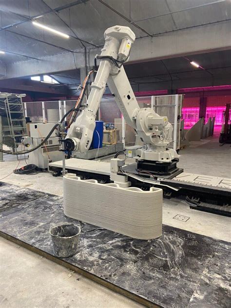 3d concrete printing machine.